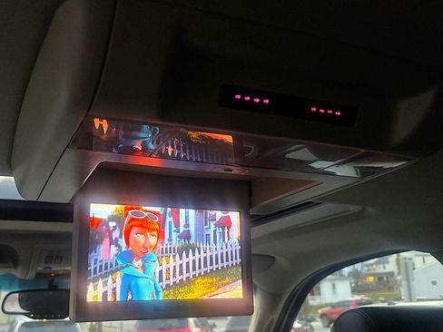 Used 2011 Chevrolet Tahoe LTZ image 12