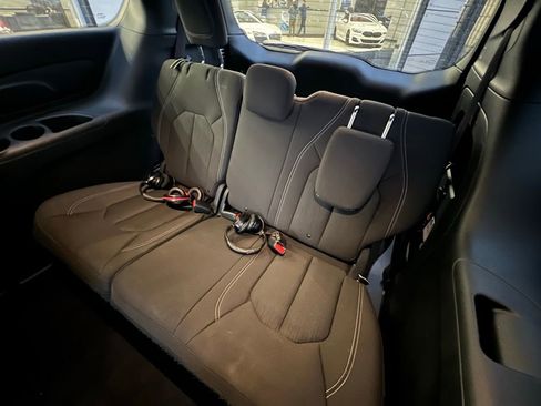 Used 2018 Chrysler Pacifica Touring Plus w/ S Appearance Package image 20