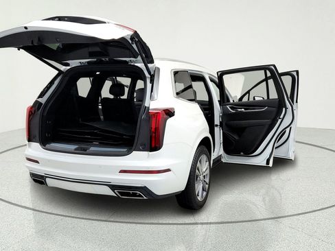 Certified 2025 Cadillac XT6 Premium Luxury w/ Technology Package AWD/4WD image 12