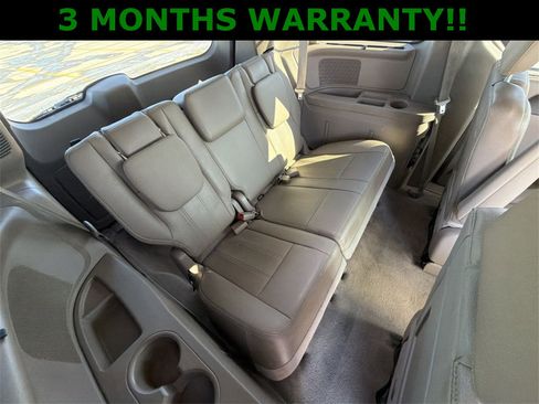 Used 2016 Chrysler Town & Country Touring-L image 23