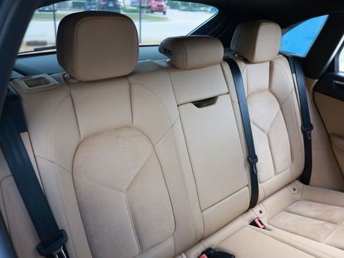 Used 2017 Porsche Macan image 17