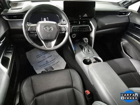Used 2024 Toyota Venza Limited image 2