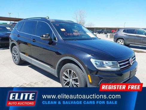 Used 2020 Volkswagen Tiguan SE w/ Panoramic Sunroof Package image 2