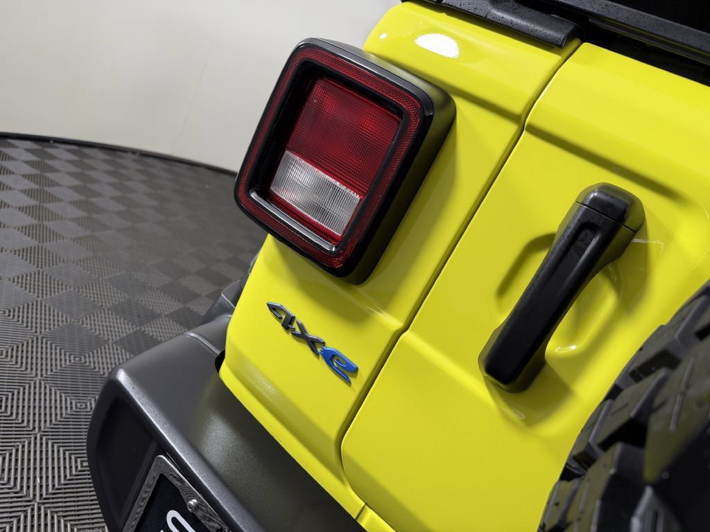 Used 2023 Jeep Wrangler Unlimited w/ Cold Weather Group AWD/4WD image 12
