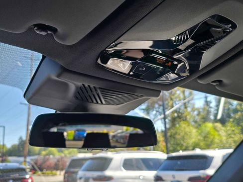 Used 2025 BMW X1 xDrive28i w/ Technology Package image 27