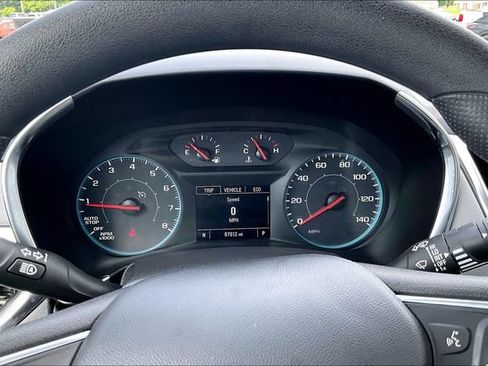 Used 2022 Chevrolet Equinox LS FWD image 13