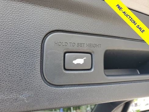 Certified 2023 Acura MDX SH-AWD w/ Technology Package image 9