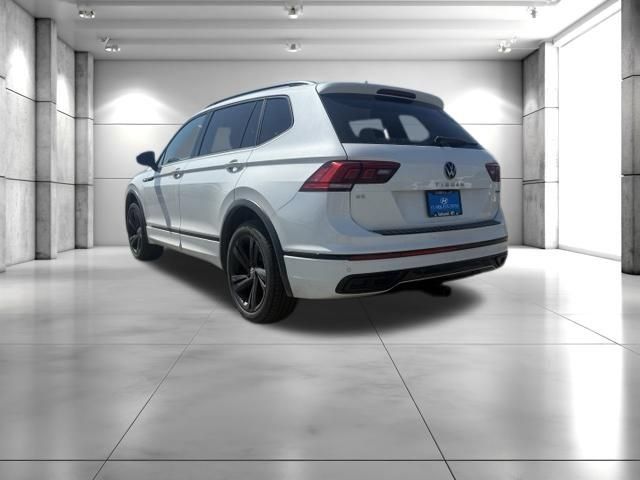 Used 2024 Volkswagen Tiguan SE R-Line AWD/4WD image 8