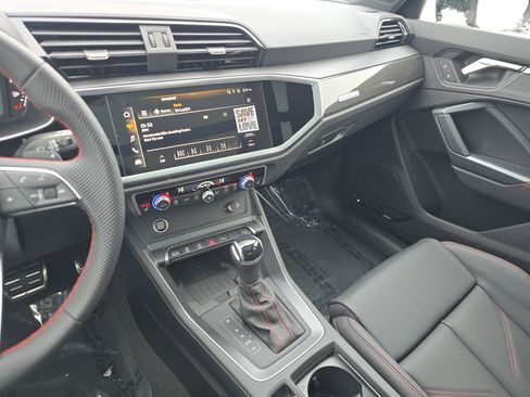 New 2025 Audi Q3 2.0T Premium Plus image 24