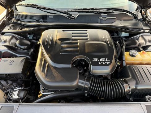 Used 2019 Dodge Challenger SXT image 34