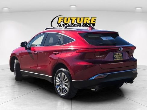 Certified 2023 Toyota Venza XLE AWD/4WD image 7
