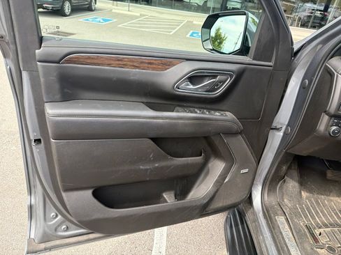 Used 2021 Chevrolet Suburban Premier AWD/4WD image 6