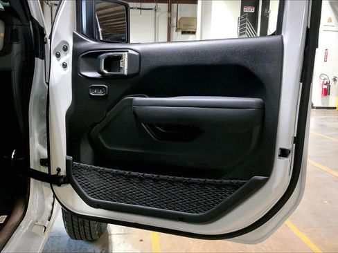 New 2026 Jeep Gladiator Sport image 22