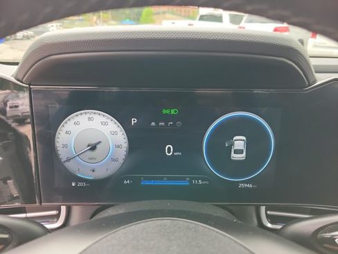 Used 2025 Hyundai Elantra Limited FWD image 21