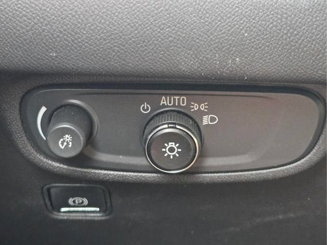 Used 2023 GMC Terrain SLE w/ Driver Convenience Package FWD image 30