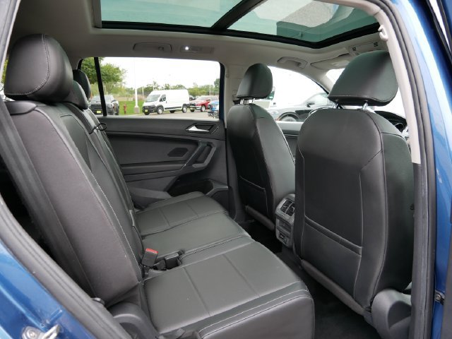 Used 2018 Volkswagen Tiguan SE w/ Panoramic Sunroof Package AWD/4WD image 13