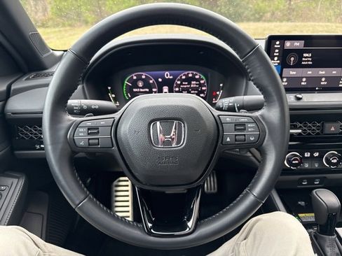 Used 2025 Honda Accord Sport image 19