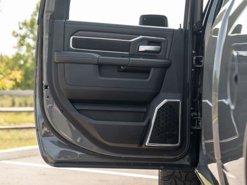 Used 2026 RAM 2500 Laramie w/ Night Edition image 40