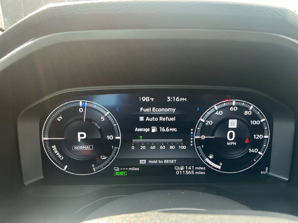 Used 2023 Mitsubishi Outlander SEL AWD/4WD image 19