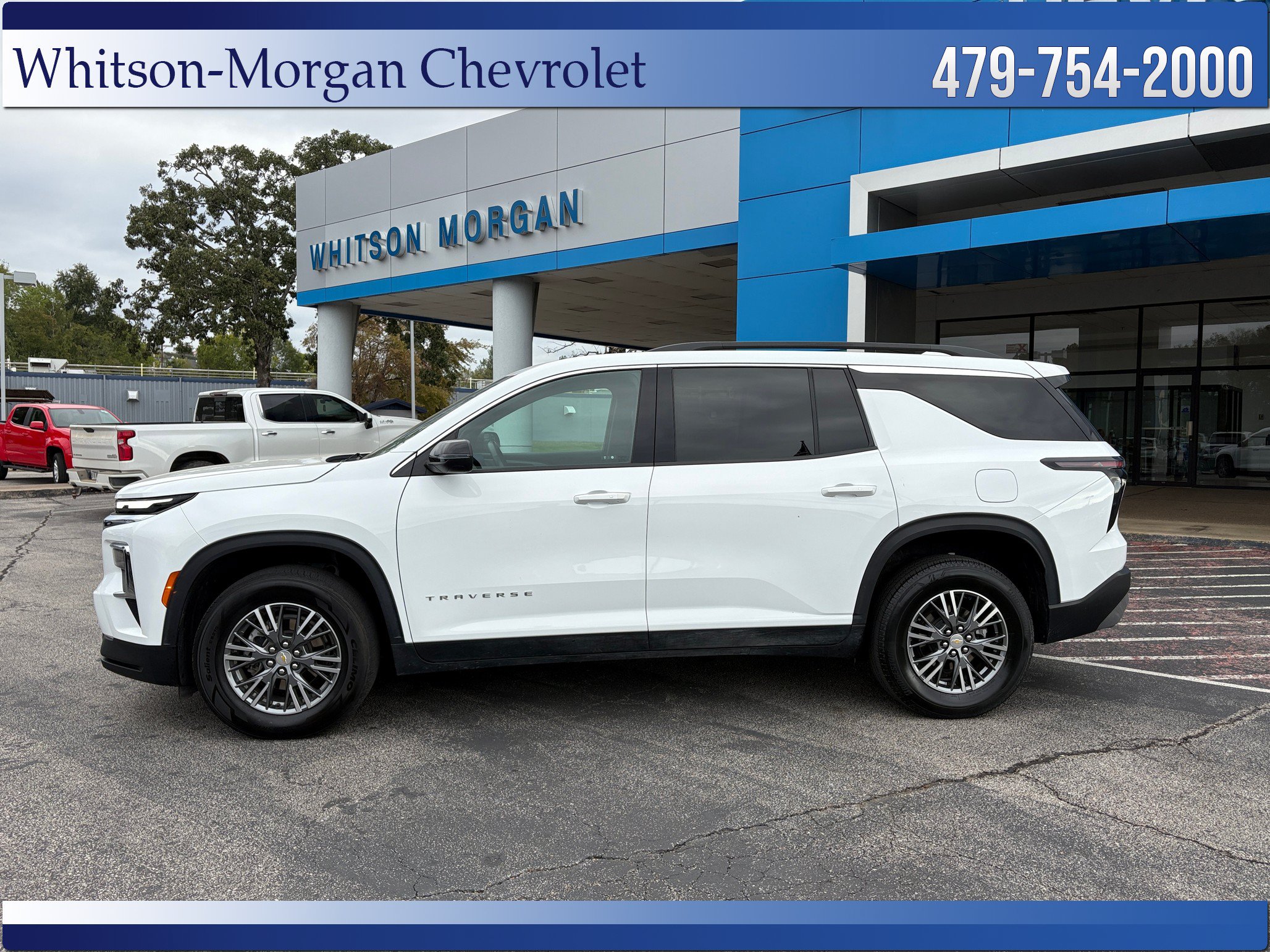 Used 2025 Chevrolet Traverse LT FWD image 8