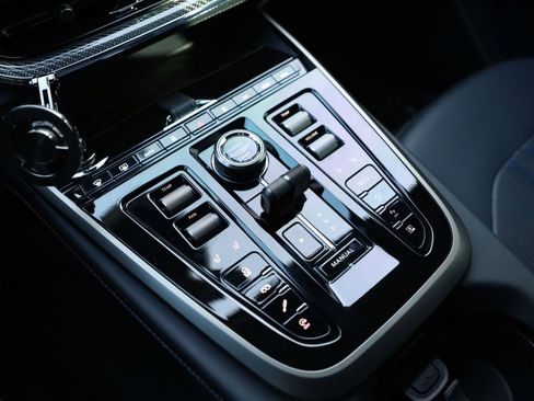 Used 2025 Aston Martin DBX 707 AWD/4WD image 18