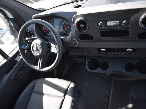 New 2025 Mercedes-Benz Sprinter 2500 image 15