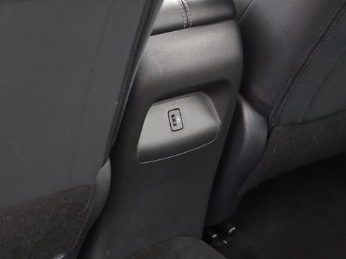 Used 2025 Nissan Sentra SV FWD image 17