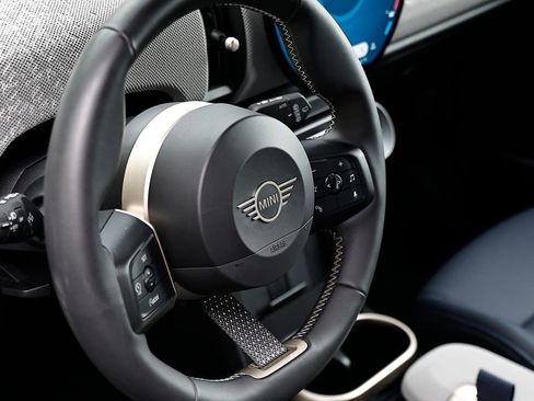 Used 2025 MINI Cooper S FWD image 18