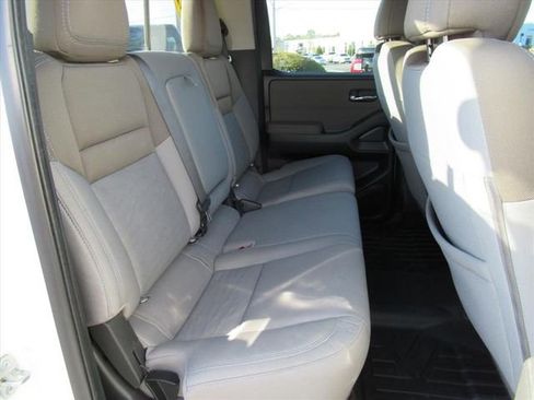 Used 2022 Nissan Frontier SV image 29