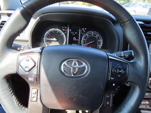 Used 2021 Toyota 4Runner Venture image 18
