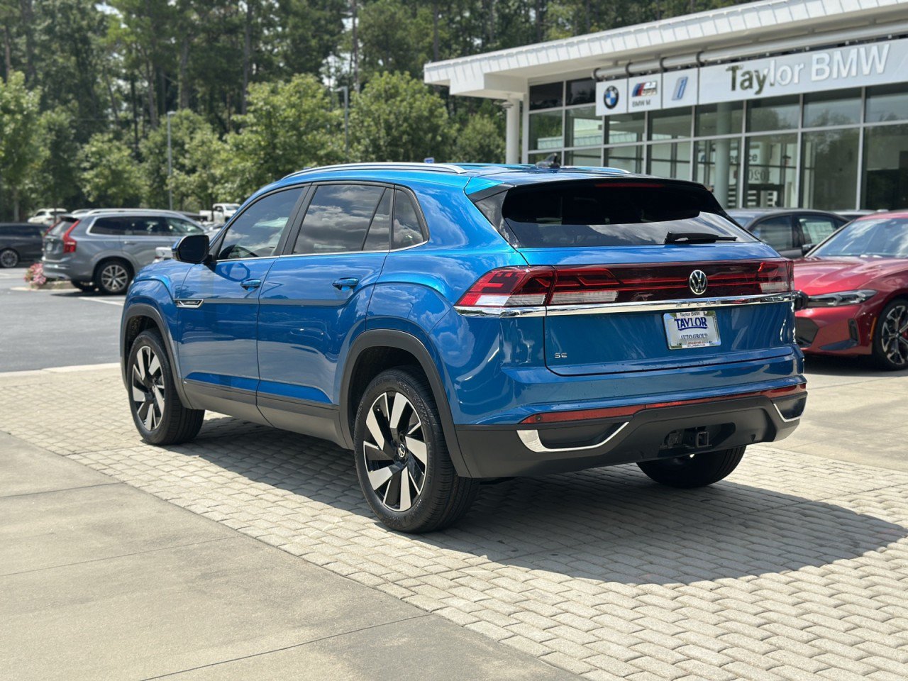 Used 2024 Volkswagen Atlas Cross Sport SE FWD image 8