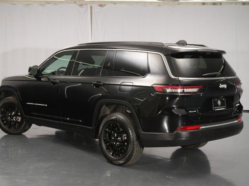 Used 2025 Jeep Grand Cherokee L Limited w/ Luxury Tech Group II image 26