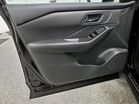 Used 2024 Nissan Rogue S AWD/4WD image 13