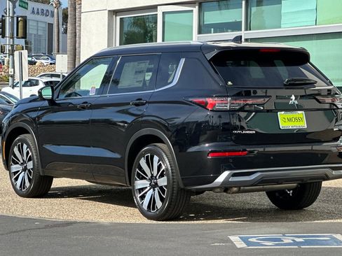 New 2026 Mitsubishi Outlander SEL image 6