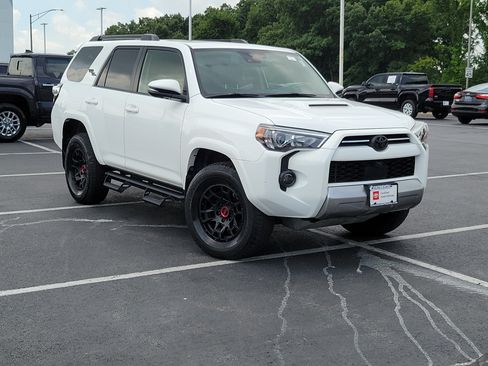 Certified 2022 Toyota 4Runner TRD Off-Road Premium w/ TRD Black Wheel Package (TMS) AWD/4WD image 32