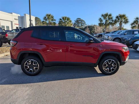 Certified 2025 Jeep Compass Trailhawk w/ Trailhawk Elite Group image 8