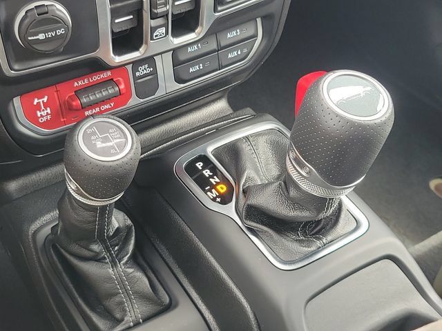 Used 2025 Jeep Gladiator Mojave AWD/4WD image 29