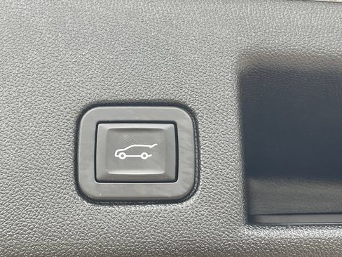 Used 2019 Chevrolet Equinox LT w/ Driver Convenience Package AWD/4WD image 34
