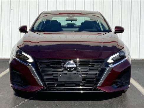 Used 2024 Nissan Altima 2.5 SL image 3