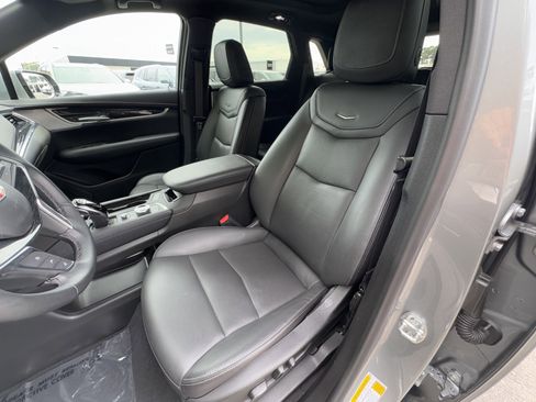 Used 2025 Cadillac XT5 Premium Luxury image 17