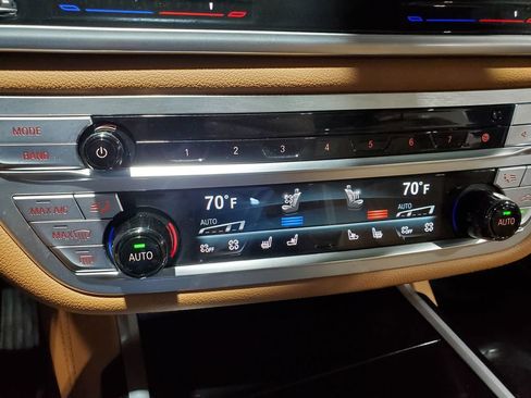 Used 2022 BMW ALPINA B7 xDrive image 40