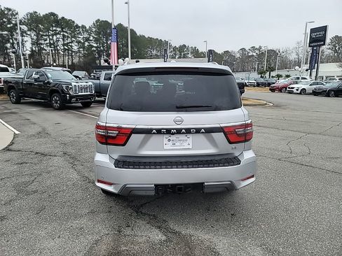 Used 2024 Nissan Armada SL image 6