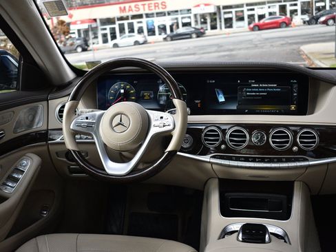 Used 2020 Mercedes-Benz S 560 4MATIC Sedan image 27