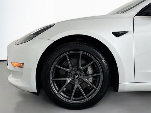 Used 2022 Tesla Model 3 Long Range AWD/4WD image 9
