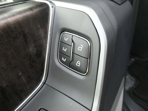 New 2026 Ford F250 Lariat w/ Black Appearance Package AWD/4WD image 22