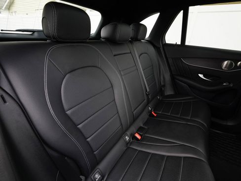 Used 2021 Mercedes-Benz GLC 300 4MATIC image 33