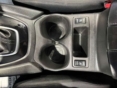 Used 2018 Nissan Rogue SV image 28