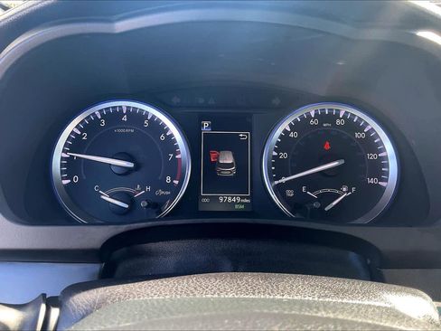 Used 2017 Toyota Highlander SE image 22
