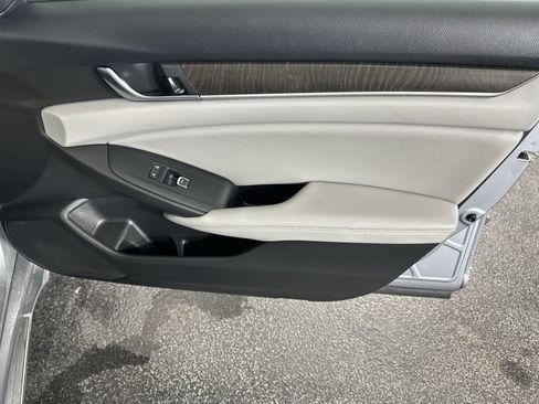 Used 2020 Honda Accord EX image 36