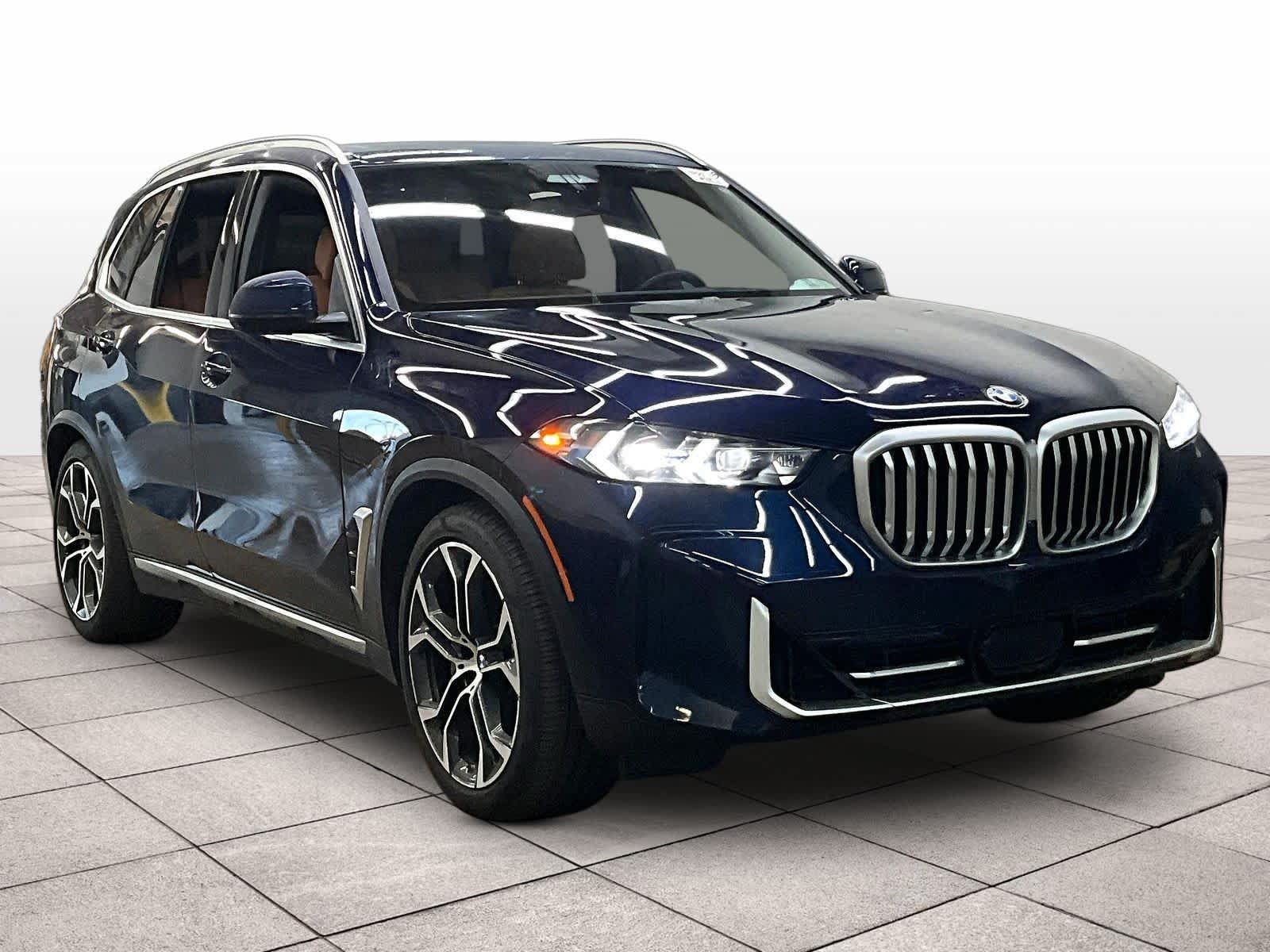 Used 2026 BMW X5 xDrive50e AWD/4WD image 2